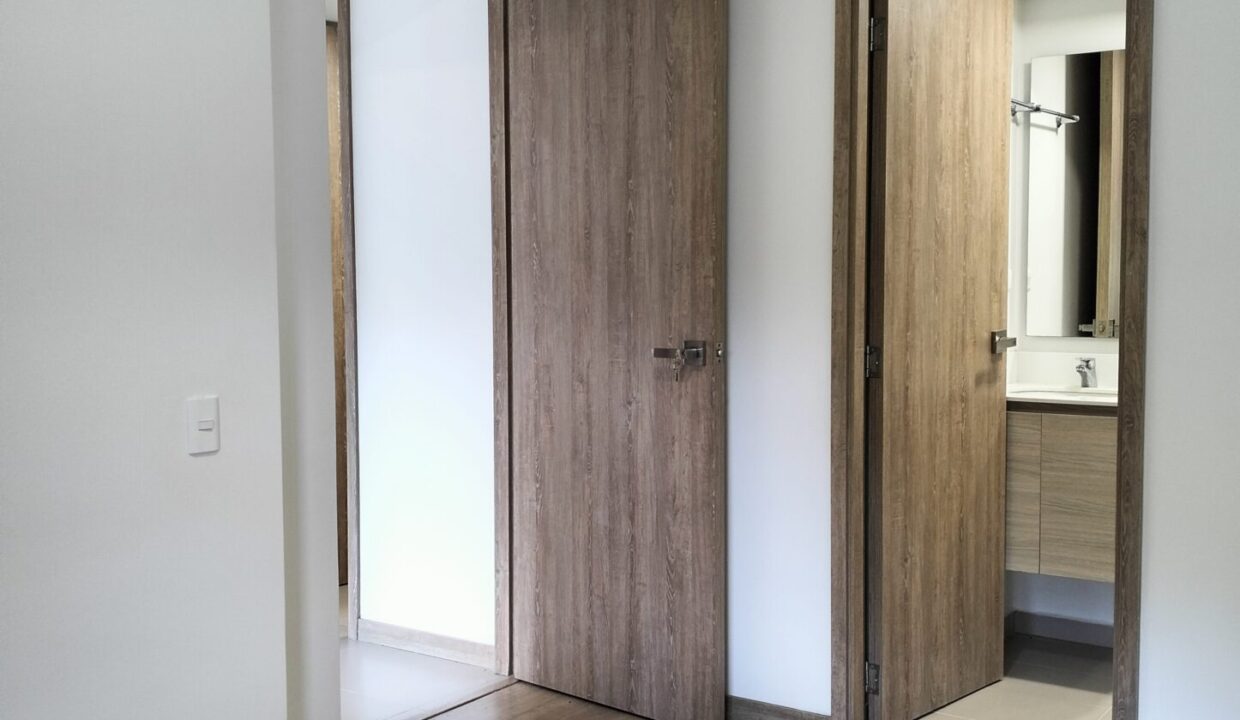 1000775465