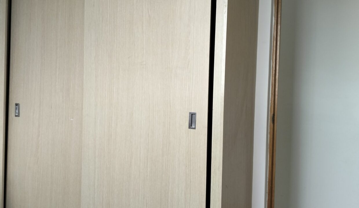 1000820516