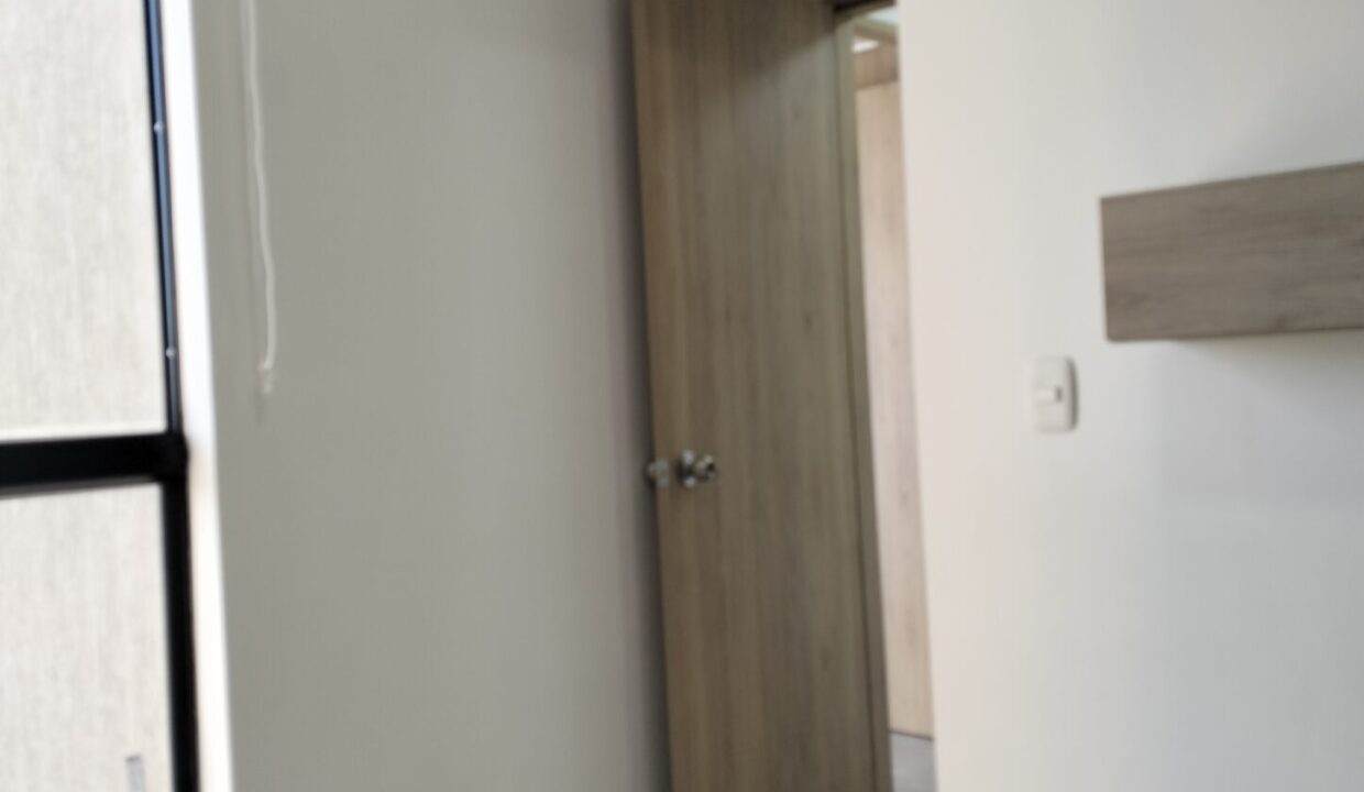 1000835253