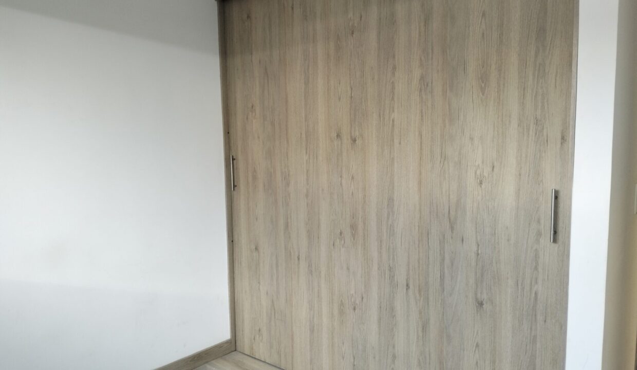 1000853358