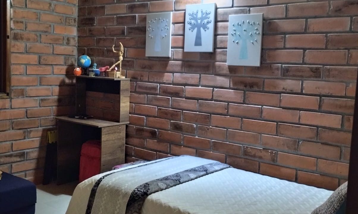 1000976904