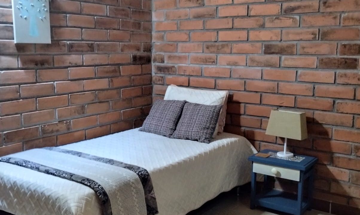 1000976907