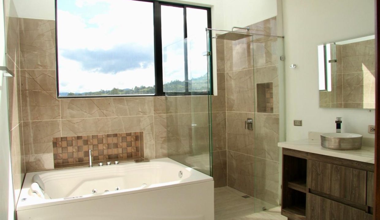 WhatsApp Image 2025-10-27 at 3.51.07 PM (16)