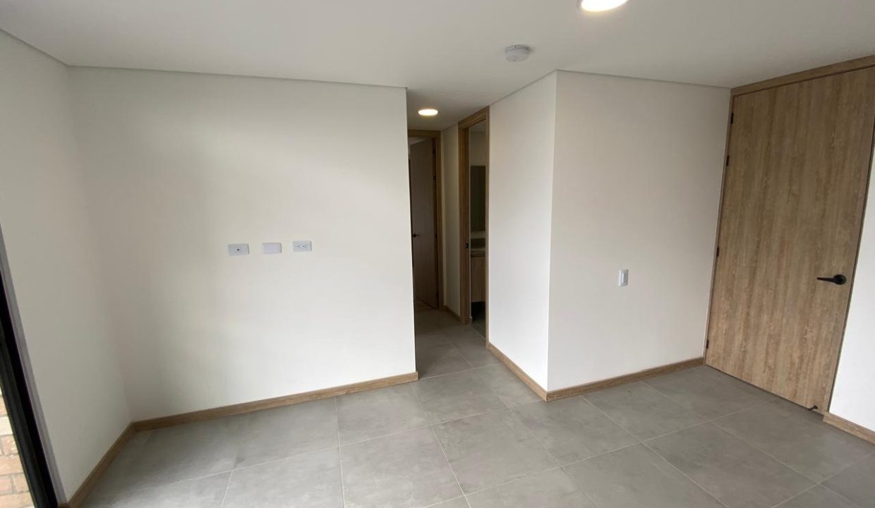 WhatsApp Image 2025-11-20 at 5.55.33 PM (1)