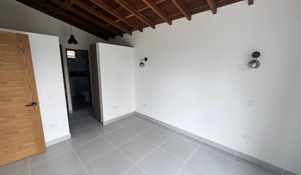 WhatsApp Image 2025-11-24 at 12.02.28 PM (3)